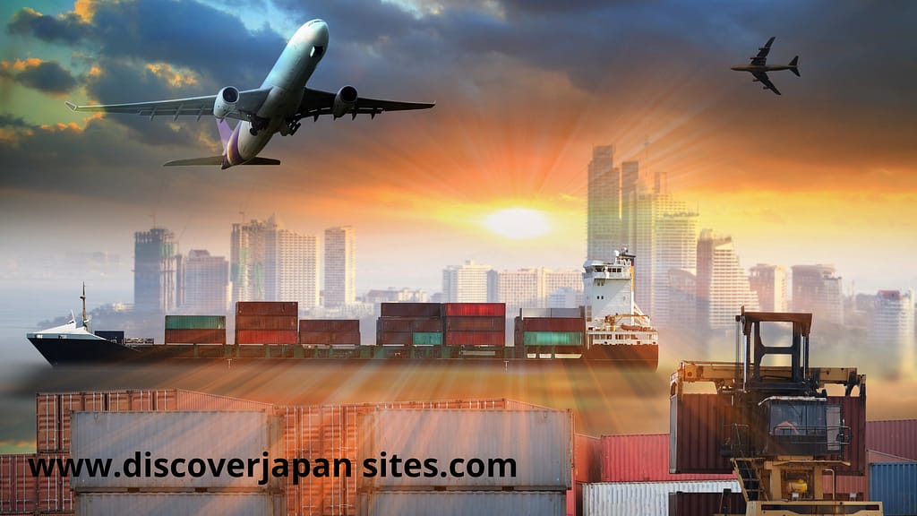 Imagen que representa las ESTRATEGIAS PARA OPTIMIZAR ENVIOS DESDE JAPON en   el transporte de comercio exterior representado por aviones y barcos de carga con un fondo de montacargas y containers 